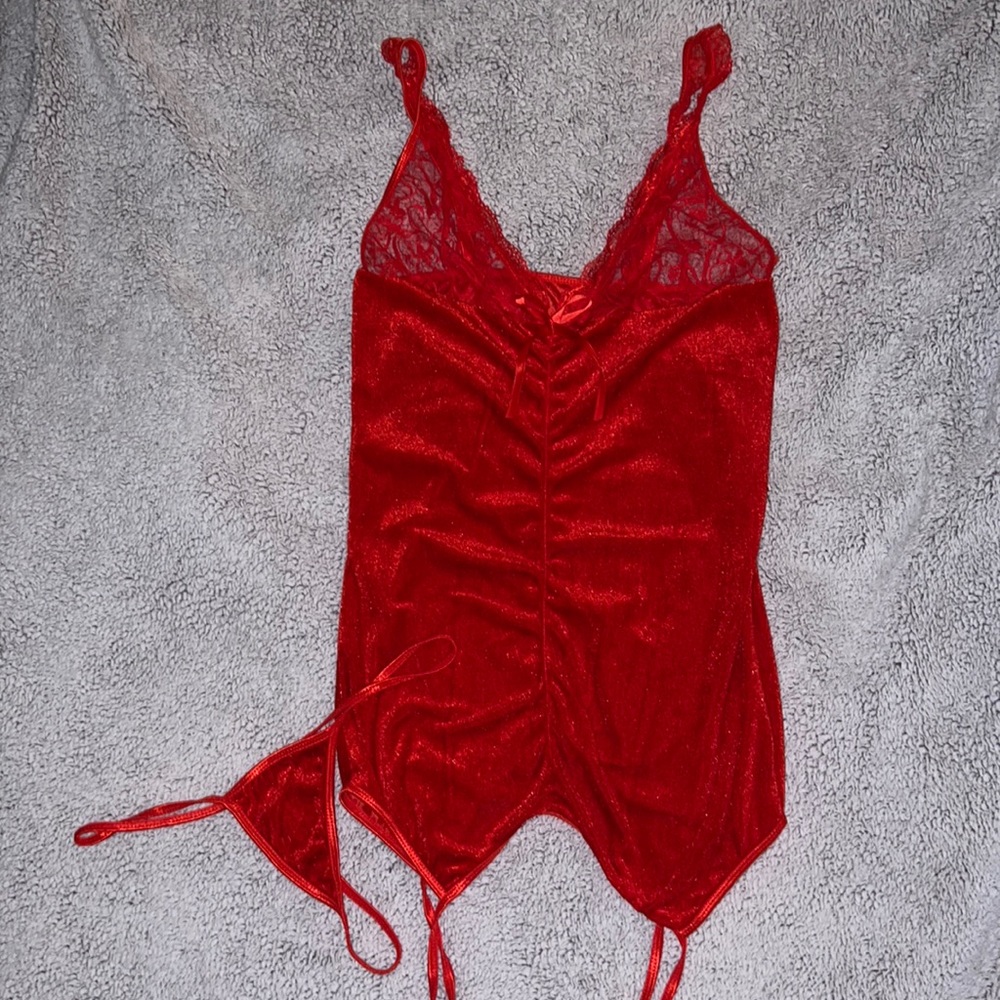Red velvet chemise